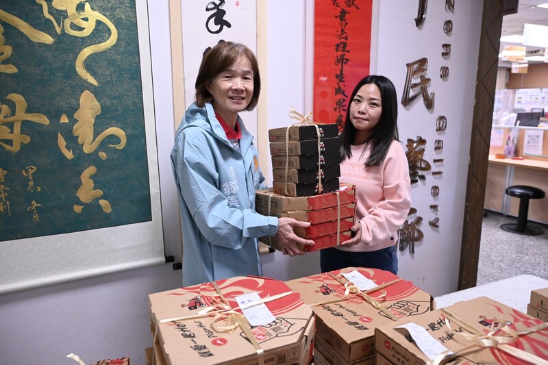 LINE_ALBUM_1131218_地震災民回贈愛心慰問金_請吃披薩感謝公所同仁辛勞_241218_7_da779.jpg