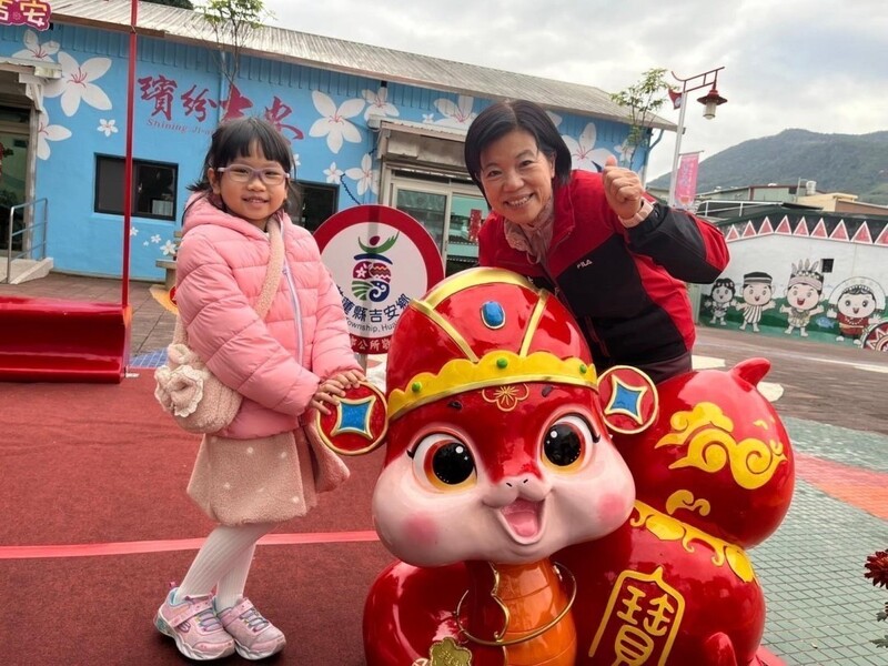 LINE_ALBUM_114.01.31游淑貞春節連假陪大家過新年好客藝術村送金幣加倍券_250131_4_69a87.jpg