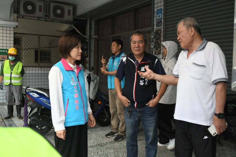 LINE_ALBUM_114.05.07_游淑貞偕團隊執行居住正義公權力_依法強制拆除違規圍籬還權於民_250507_5_c46bb.jpg