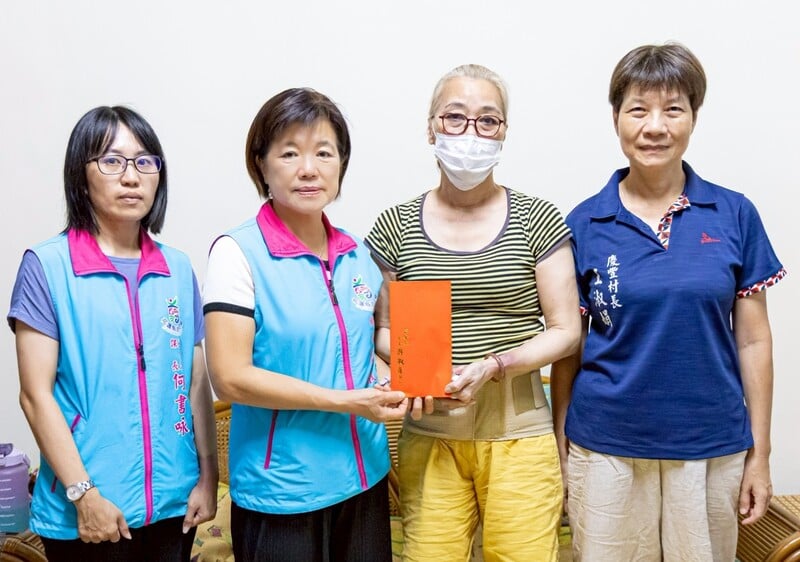 LINE_ALBUM_114.09.7_游淑貞偕公所團隊急難救助家訪_克服邊緣戶個案瓶頸扶助關懷_250908_3_5b5df.jpg
