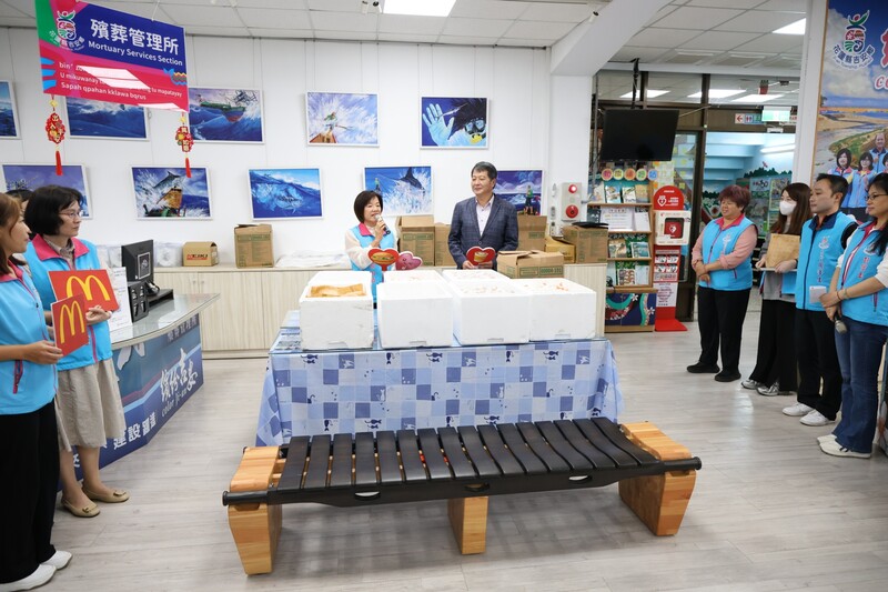 LINE_ALBUM_114.11.23_麥當勞暖心致賀吉安鄉獲全國防災績優公所_楊政道親送三百餘份全餐慰勞_251124_7_0bf47.jpg
