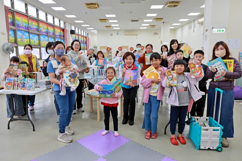 LINE_ALBUM_115.02.25游淑貞爭取148萬增購四千冊新書_推動吉安鄉圖全齡樂閱讀再升級_260226_9_1726f.jpg