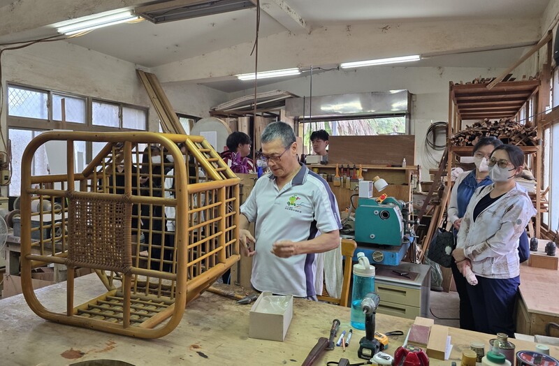 LINE_ALBUM_115.05.14_花蓮高商師生走進吉安清潔隊_游淑貞致力打造環保永續教學基地_260516_5_e92e6.jpg