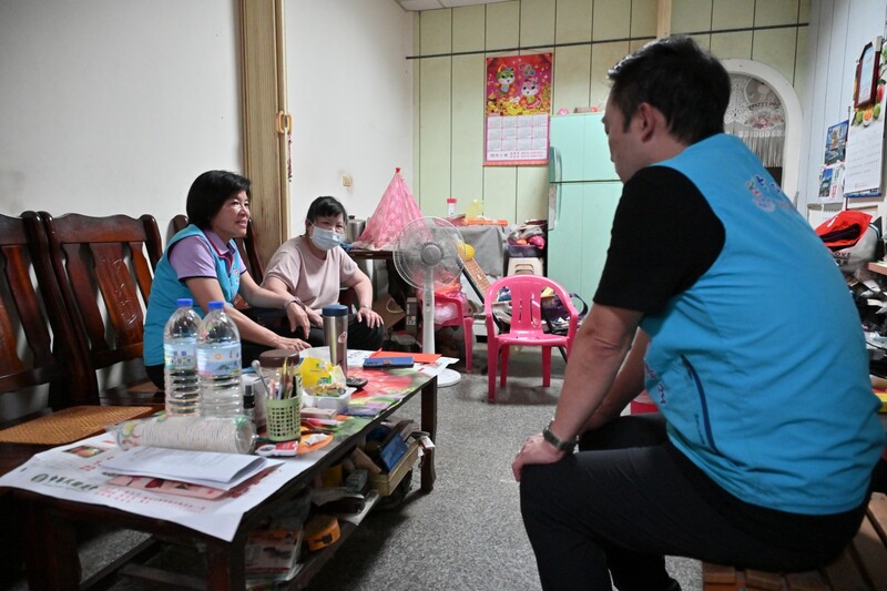LINE_ALBUM_115.05.18_吉安鄉弱勢婦人患動脈瘤家境陷困_游淑貞親送仁愛基金慰問送溫情_260519_1_f403b.jpg