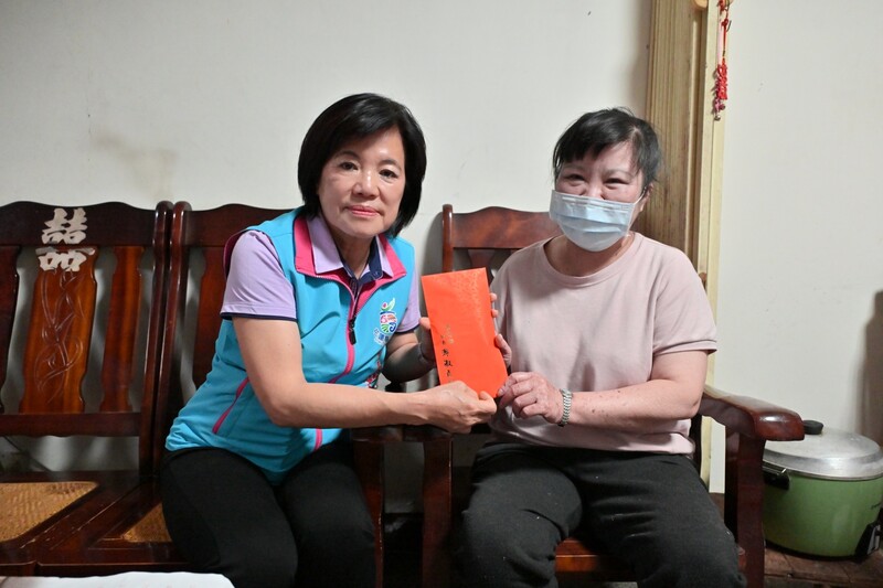 LINE_ALBUM_115.05.18_吉安鄉弱勢婦人患動脈瘤家境陷困_游淑貞親送仁愛基金慰問送溫情_260519_4_9ad10.jpg