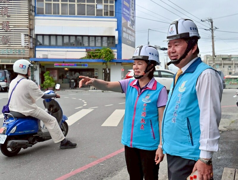 LINE_ALBUM_115.05.19_吉安鄉宜昌一街路面龜裂接獲民眾陳情_游淑貞立即現勘改善_260520_4_89f5a.jpg