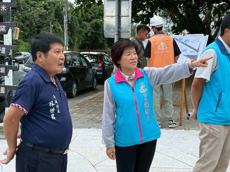 LINE_ALBUM_115.06.05_吉安鄉干城一街提升道路通行安全_游淑貞會勘肯定工程品質_260606_6_29f18.jpg