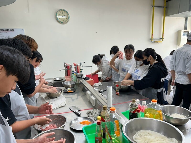 LINE_ALBUM_農的傳人餐飲科_250322_42_0_30d1e.jpg
