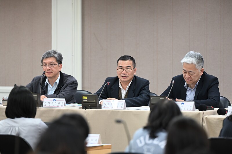 cd18f827-a2b4-48c5-90d2-f2a5a407b59a_49c53.jpg