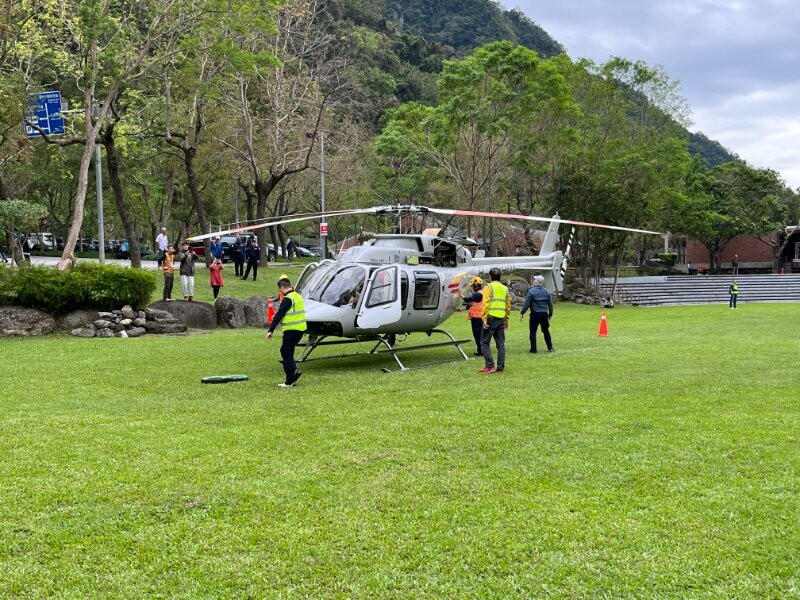 勁捷航空股份有限公司BELL_407GXi_型直昇機國籍編號B-58901停放太魯閣臺地_2254_0_e68aa.jpg