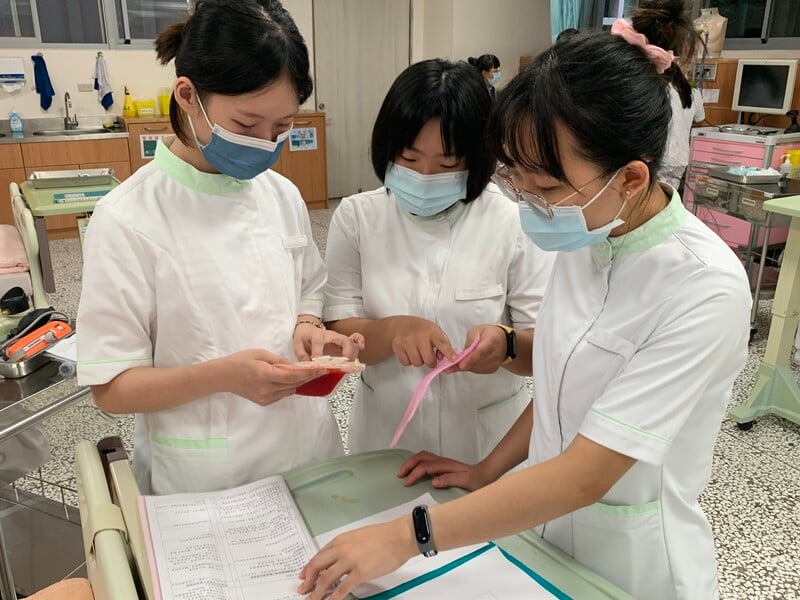 封面圖學習護理專業技術為未來的護理職業奠定基礎_0_e80ad.jpg