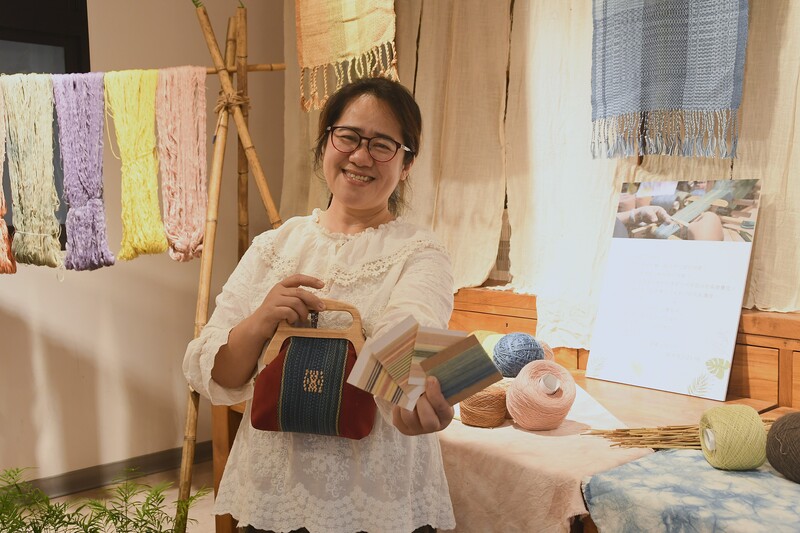 封面慈大駐校藝術家染織創作展_邀約師生手作聯展_0_a9090.jpg