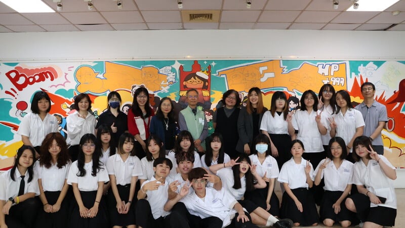 師生大合照_fc7bd.jpg