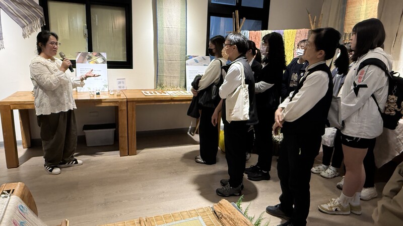 從植物萃取染料作為天然的調色盤根據染色的溫度時間不同產生獨一無二的作品_0_7a37b.jpg
