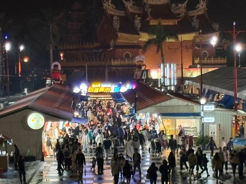 東大門夜市人潮_0_e0beb.jpg