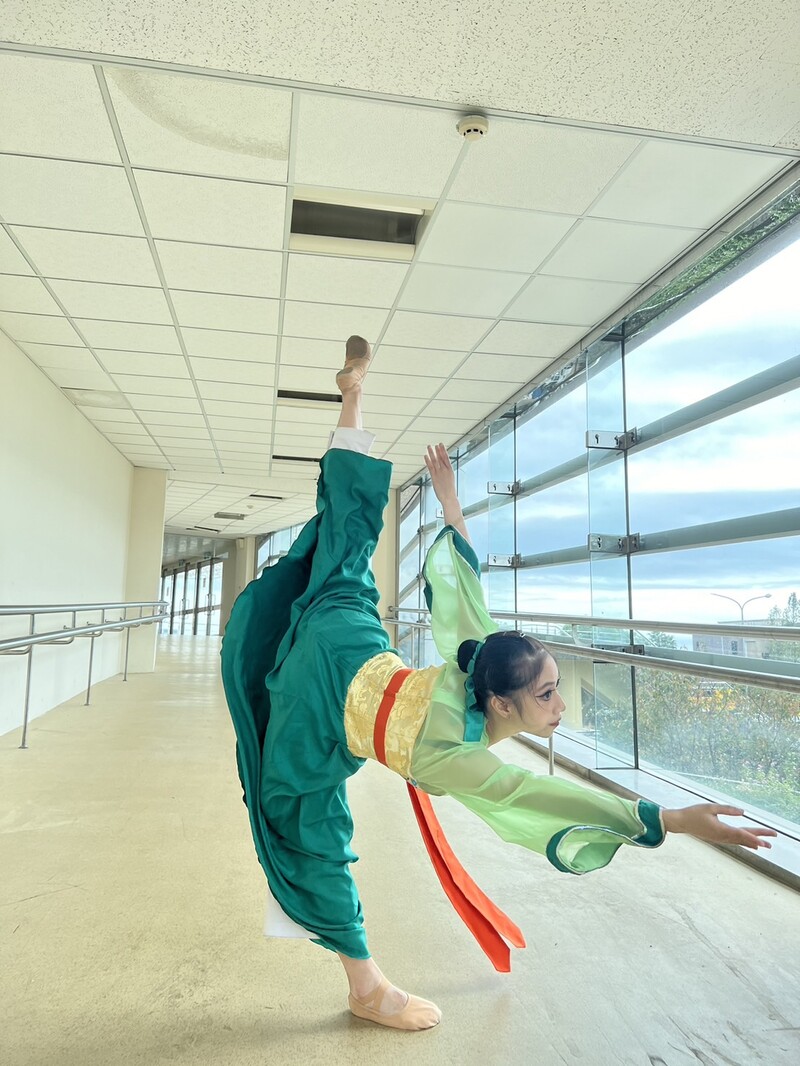林芷華同學舞姿之一_0_94dc1.jpg