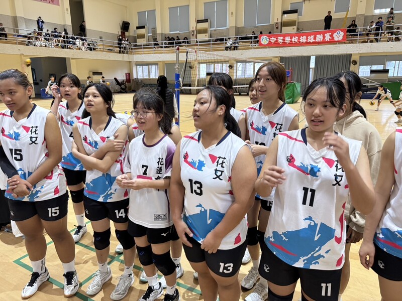 花女排球校隊合影_0_0_bcf3f.jpg