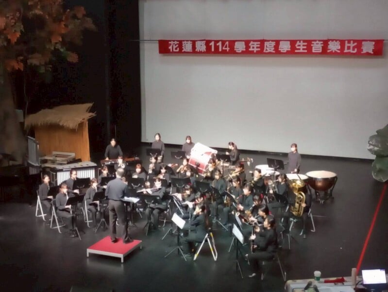 花女管樂隊比賽照片_0_f5fb8.jpg