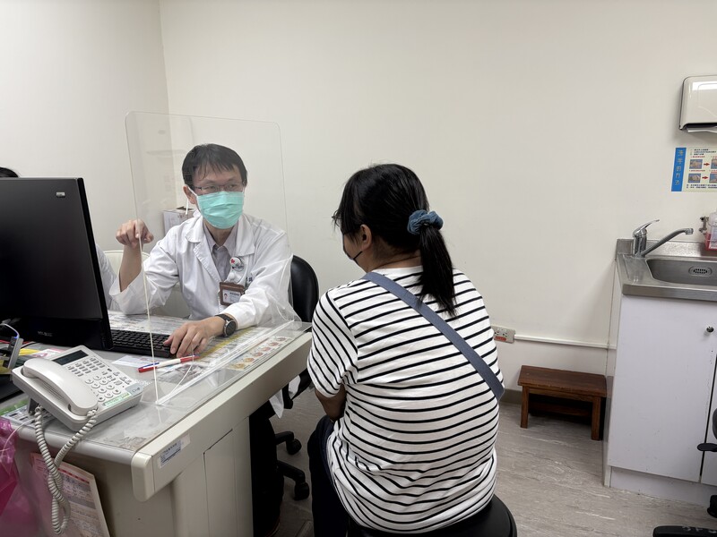 蔡女士因感染水痘發高燒40度送醫急診檢查卻意外發現下腔靜脈一路延伸至右心房有巨大_4518c.jpg