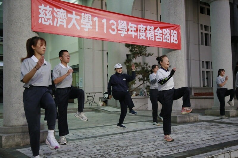 路跑前的熱身帶動_0_e8d03.jpg