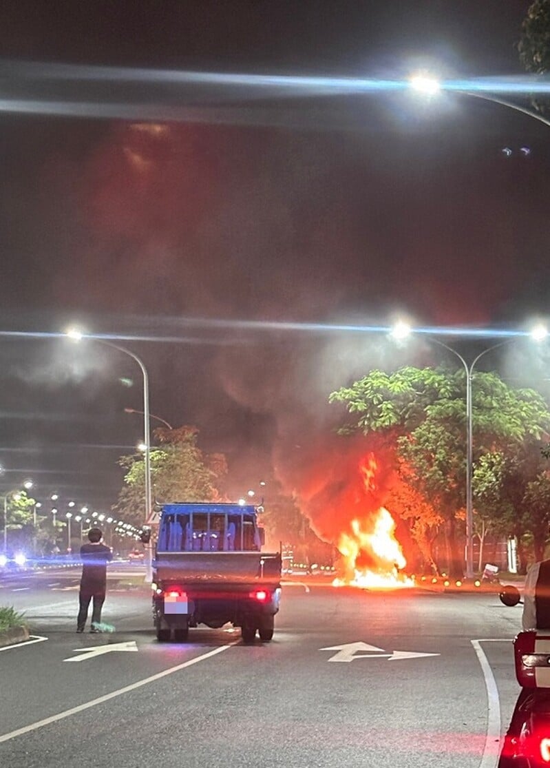 馬亨亨火燒車01_b9c3f.jpg