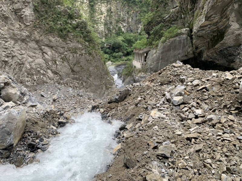 AA-1026164230778_af596.jpg