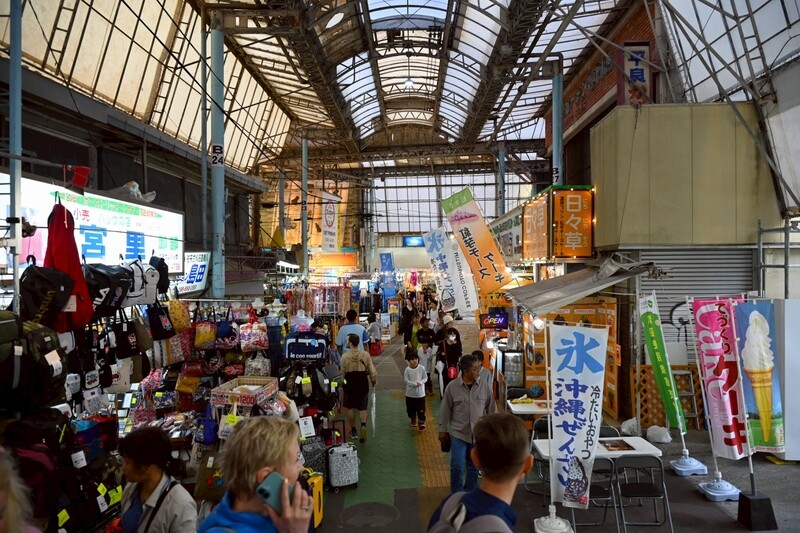 LINE_ALBUM_0503市長魏嘉彥赴沖繩_盼打造花蓮新型市場樣貌_250504_1_e3d91.jpg