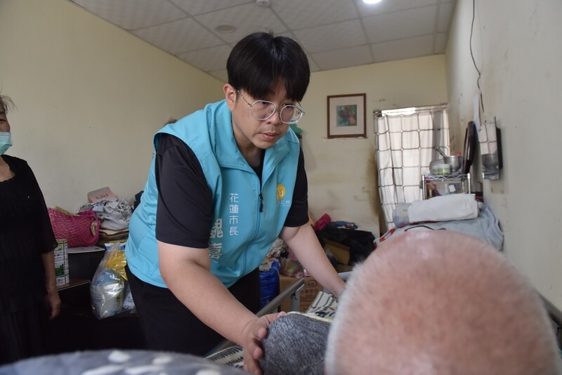 LINE_ALBUM_0523物資關懷生活陷困戶_250523_3_613a9.jpg